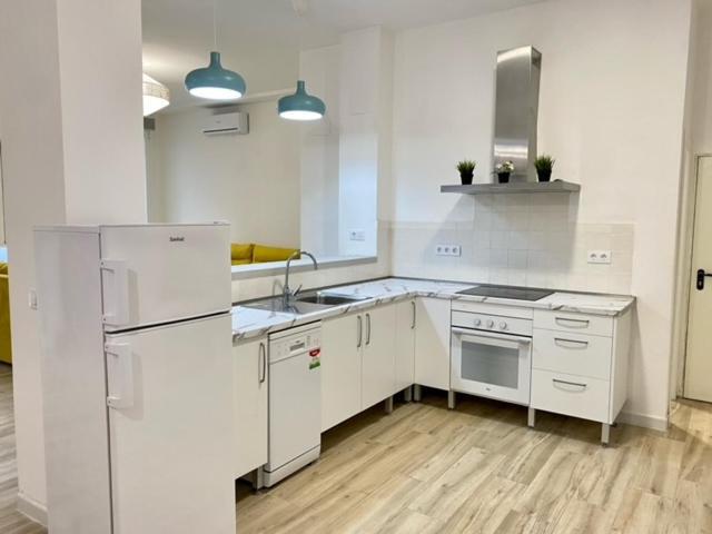 Flamenca Triana - Apartamento Totalmente Equipado Wifi 2D sofas camas 2 baños Sevilla Exterior foto